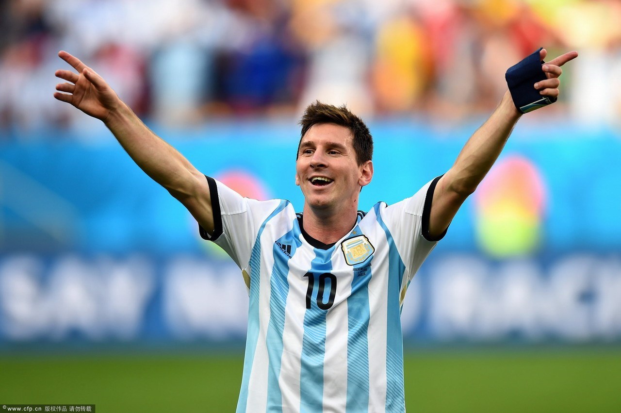 金莎官宣结婚! 男方孙丞潇比其小17岁, 3年前就开始攒五金, 做百余道菜俘虏芳心